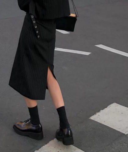 【红袖热文】《红楼：荣国府姨娘致富日常》覃明月